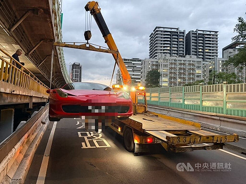 北市法拉利男酒駕載女閃臨檢　仍遭警查獲送辦