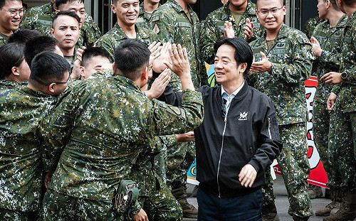 （影）總統勗勉北部地區救災部隊　感謝國軍展現人溺己溺精神協助重建家園