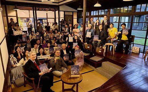 《掛蠓罩的暗暝》新書發表  探索台灣文學基地的前身記憶與家的溫度