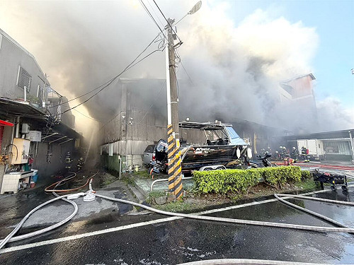 新北樹林工廠火警濃煙　柑園國小505師生下午停課
