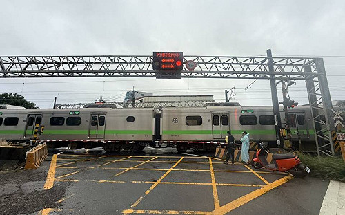 台鐵「埔心至楊梅」平交道事故  15列次上班時段大誤點34分鐘
