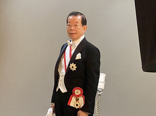 促台日「善的循環」　謝長廷赴日皇居獲授旭日大綬章