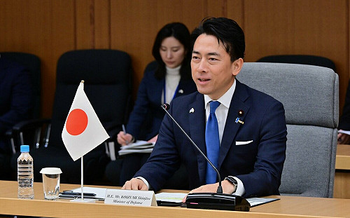 不能落於韓國之後？！小泉進次郎鼓吹日本發展核潛艦