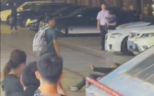 (影) 中國再爆「獻忠」式隨機攻擊！珠海男子持刀狂砍行人 影片揭恐怖瞬間