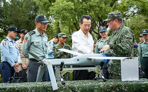 顧立雄：ALTIUS-600M接裝象徵國軍無人載具作戰能量邁出重要一步