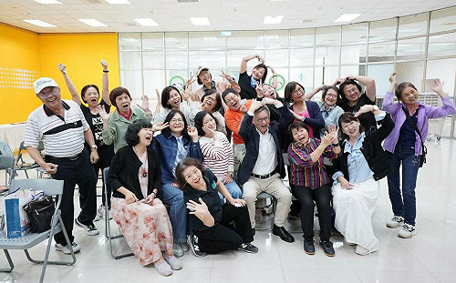 長者玩AI一樣有趣 僑光科大「銀向學習2.0」啟動