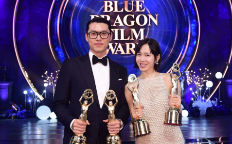 玄彬、孫藝真奪青龍獎影帝、影后！夫妻台上甜蜜告白閃瞎全場 