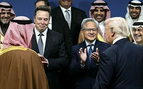 (影) 川普幫薩勒曼謀殺記者案辯護! 與沙簽多項協議 還與馬斯克再度同框