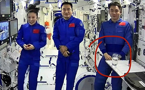 水怎麼沒飄起來? 中國被疑「造假」太空站實驗影片 德媒這樣說.......