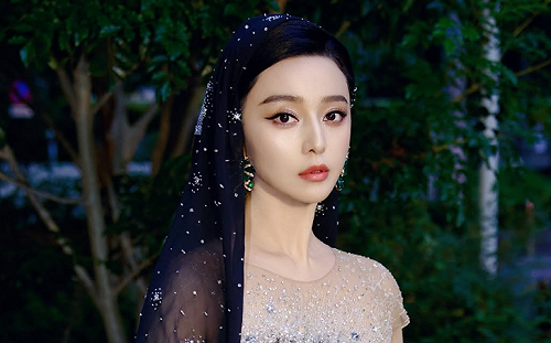 范冰冰奪金馬影后「微博貼文遭刪」！深夜轉往IG吐獲獎心聲