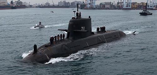 台船：海鯤艦完成第4次浮航海試　近期執行其餘項目