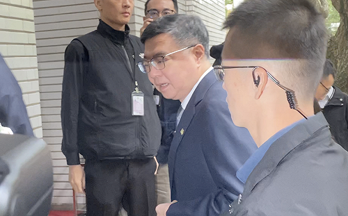 藍修國籍法會不會有雙重效忠問題？卓榮泰：當然　