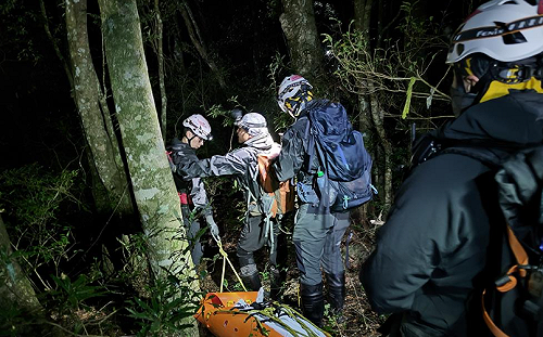 7旬翁赴獵場巡視失蹤陳屍  搜救人員費7小時將遺體送回家