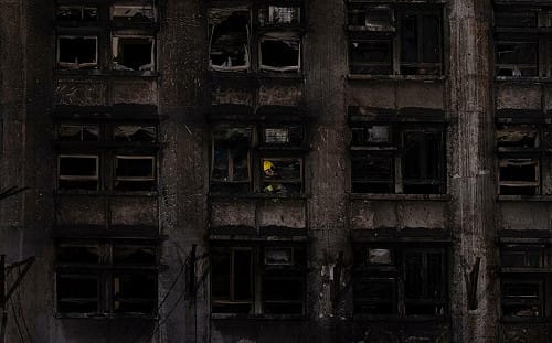 甄妮、黃秋生駁「竹棚助燃說」　痛批官員卸責：香港人自求多福了