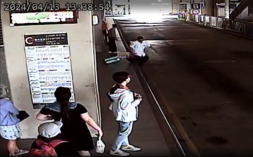 標線褪色、照明不足釀意外！婦人摔斷手告國賠勝訴  台中車站轉運站判賠30萬