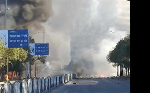 (影) 喝毒藥前po片要大家去「看煙火」! 舉發貪官 湖南店主燒店引發爆炸