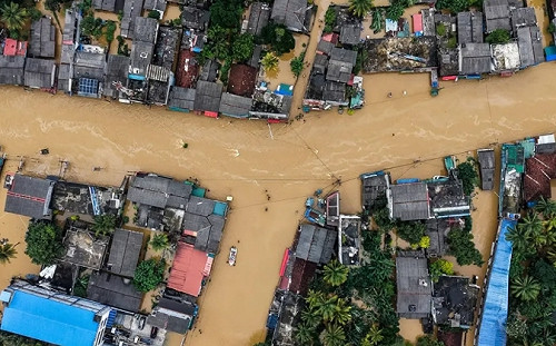 極端氣候肆虐! 蘇門達臘洪水、山崩442死 斯里蘭卡334人亡 救援還墜機