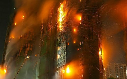 怕宏福苑真相被揭穿! 中國駐港國安公署箝制新聞自由 「依法」恫嚇外媒