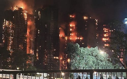 (影)于朦朧案翻版？香港「宏福苑大火」真相疑被壓制   萬人聯署要求獨立調查