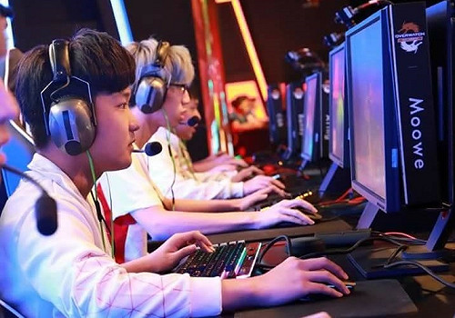 《鬥陣特攻》OPC第二季賽程結束  Moowe收集簽名感性回國