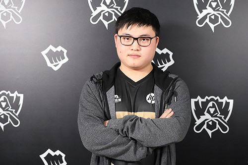 英雄聯盟世界賽》RNG Uzi：我選「汎」的時候 隊友慌了
