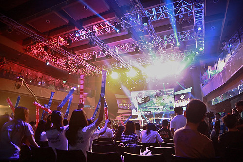 《傳說對決》GCS夏季冠軍賽開戰  SMG加油團音量高