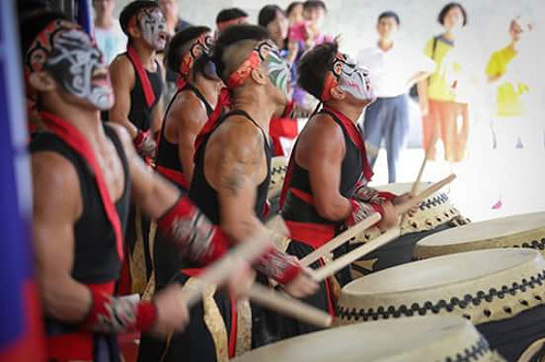 九天藝能家園訪日 陳菊授旗鼓士氣