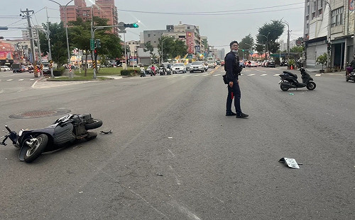 高雄機車闖紅燈釀車禍！肇事騎士竟是11歲小學生