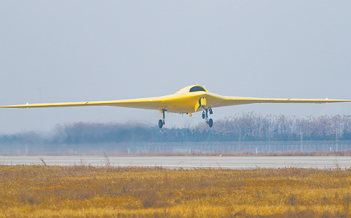 中國隱形無人機「彩虹-7」傳首飛成功  可能「重塑」印太空中平衡