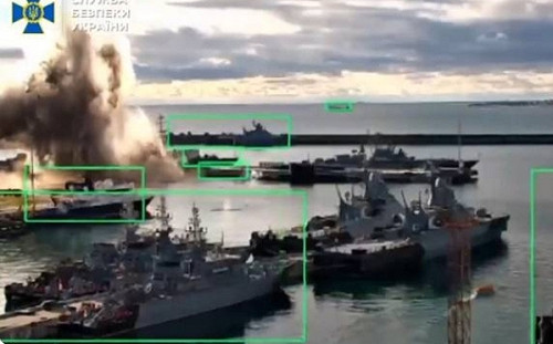 (影) 全球首例 無人艇擊沉潛艇! 俄黑海潛艦遭重擊「口徑」發射平台剩2艘