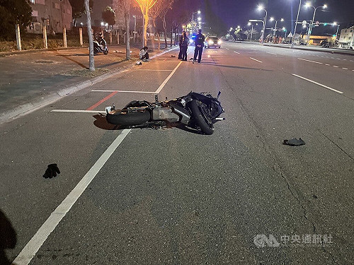 台中南屯19歲機車騎士自撞路樹　送醫傷重不治