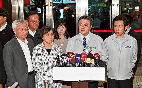 北車、中山丟煙霧彈砍人後兇嫌張文墜樓亡！卓榮泰下令徹夜查動機