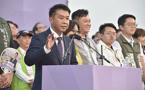 鳳山造勢會場湧入7萬人稱冠！許智傑：我是大家的全民市長 
