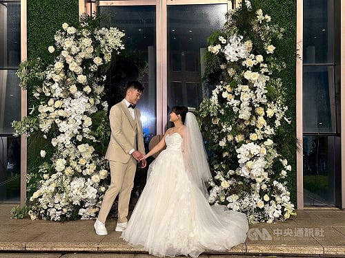 王齊麟婚宴感性告白老婆　「妳讓我變成更好的人」