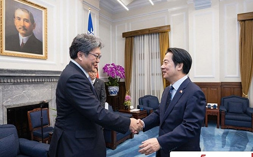 日本自民黨高層訪台拜會賴總統 北京跳腳 : 台灣不存在甚麼總統