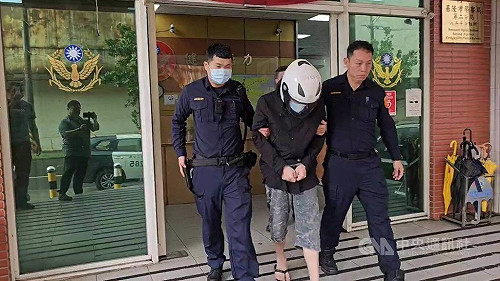 見女友與前男友同行 醋男駕車撞女友遭送辦