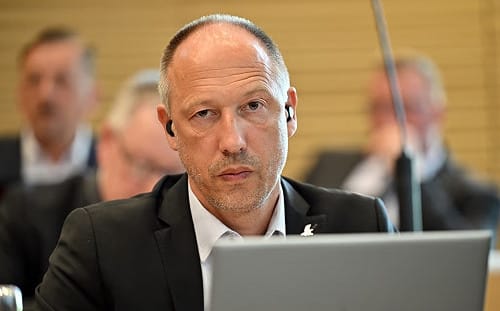 這兩人為俄國工作？德極右派議員涉要軍事機密給俄 美特使陷通外疑雲