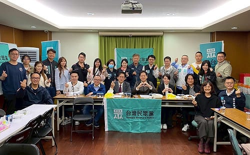 高虹安將回民眾黨？ 民眾黨召開「勝選會議」與黃國昌同框