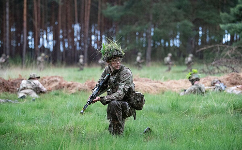 讓年輕人體驗軍旅生活　英國國防部將推動兩年制帶薪實習計畫