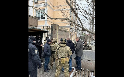 議員涉「拿錢辦事」  烏克蘭反腐局突襲搜查國會