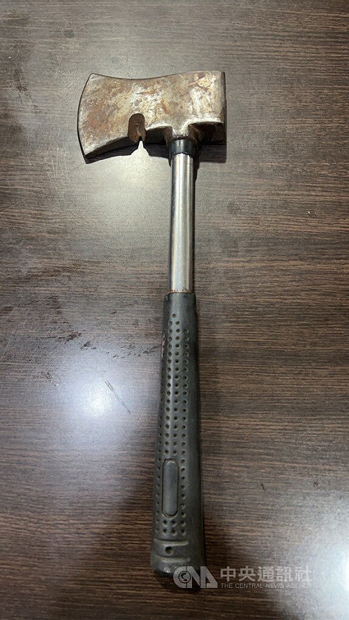 新北中和麵店搶座位爆衝突　男持斧頭打人遭逮