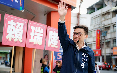 高雄大串連邁向最後一哩路    11區議員站路口力挺賴瑞隆