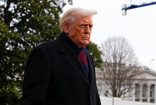 川普稱美打擊委內瑞拉毒品裝載點　碼頭區大爆炸