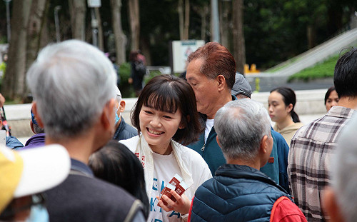 捲土重來！吳欣岱辭基進秘書長 再拚港湖市議員：在最需要的地方承擔責任