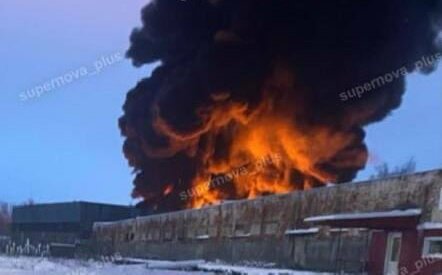 (影) 烏軍新年送大禮？ 跨年大規模無人機出擊 俄能源與軍事設施大爆炸