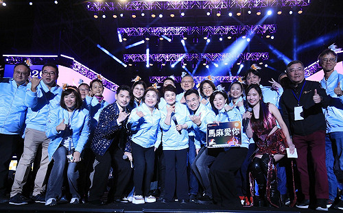 盧秀燕否認稱「媽媽市長」跨年又喊「馬麻愛你」學者：台灣最像北韓的地方 網轟噁心！