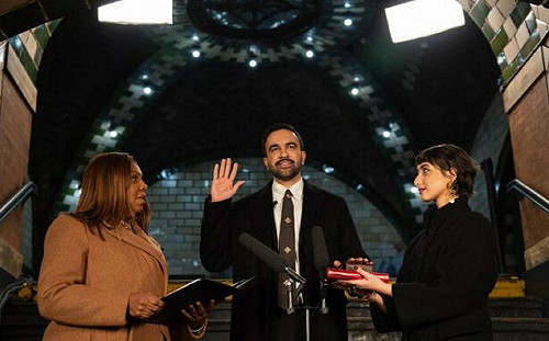 曼達尼手按《可蘭經》宣誓就職紐約市長 就任首日推行爭議政策