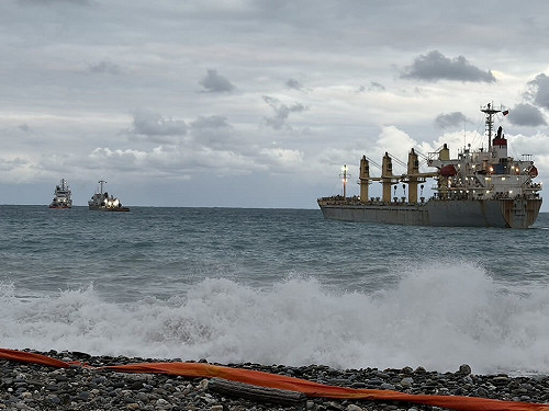 巴拿馬籍貨輪擱淺花蓮外海　成功脫困無油污外洩