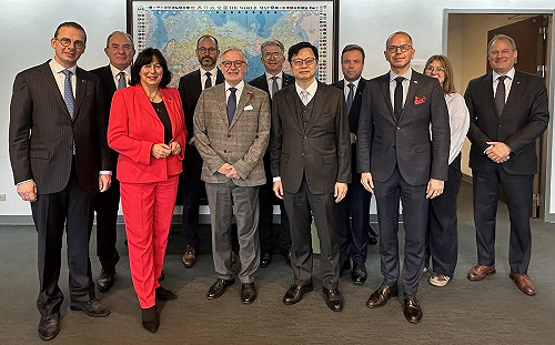 歐洲議會訪團10人來訪明見賴清德  針對反制假訊息、網攻進行座談