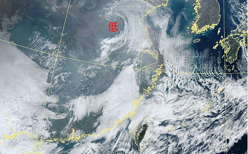 冷氣團影響時間延長？鄭明典：低壓雲系攪局  出海路徑可能生變